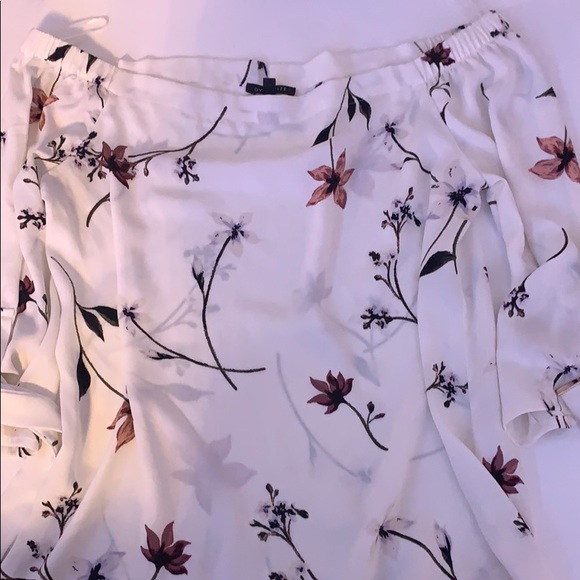 Off the shoulder floral top - Picture 1 of 4